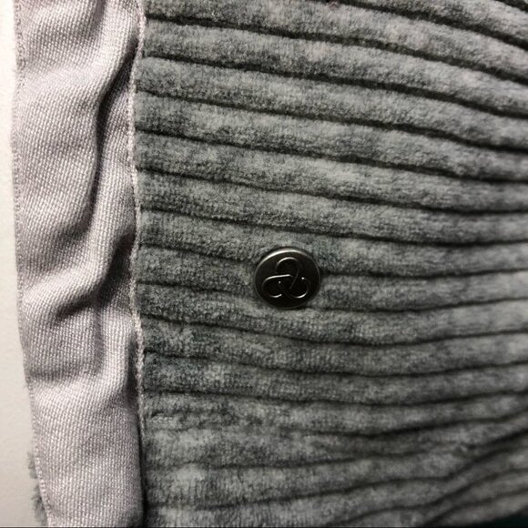 Zella Light Grey Cowl Neck Sweater Split Hem Size Small Activewear Casual - Picture 6 of 11